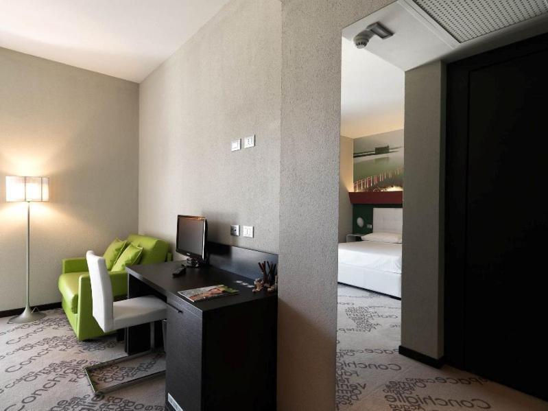 Locanda Ristorante 7 Mari Porto Viro Exteriör bild