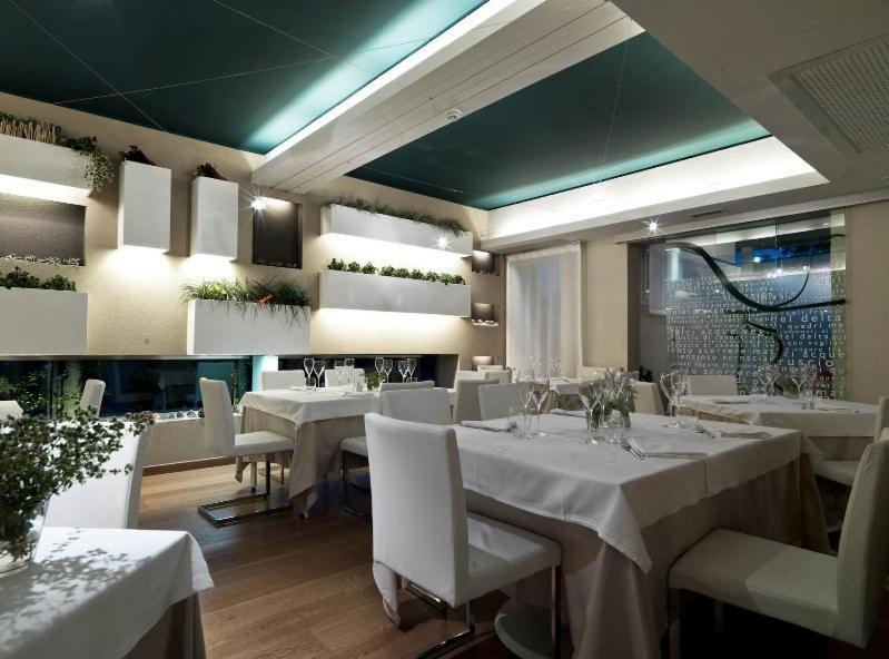 Locanda Ristorante 7 Mari Porto Viro Exteriör bild