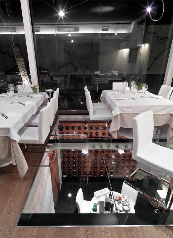 Locanda Ristorante 7 Mari Porto Viro Exteriör bild